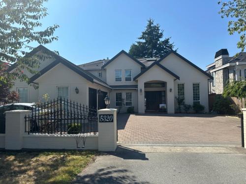 Richmond House | Vancouver Luxury Homestay