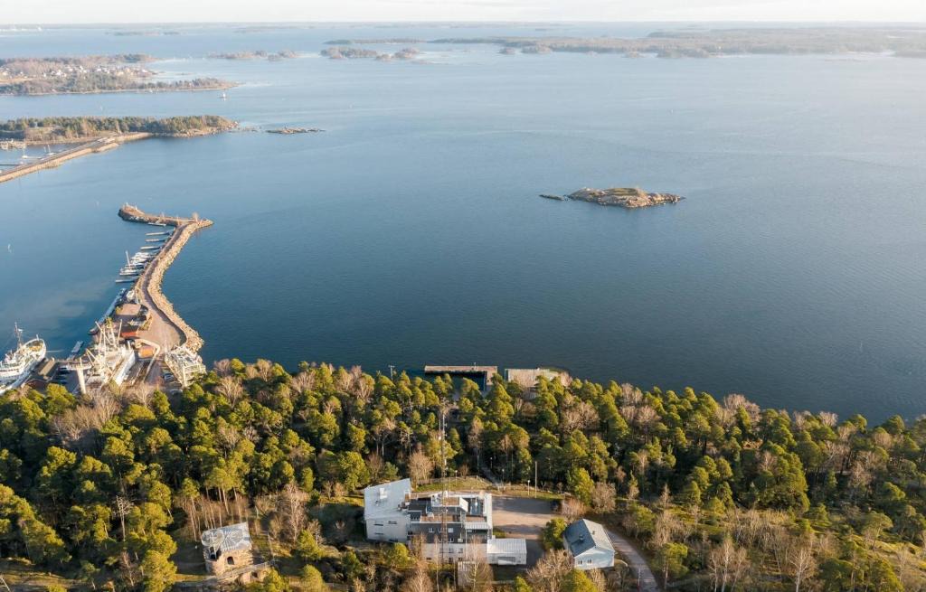 Kotka Hotel | Vanha-Merivartioasema