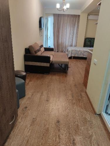 Akhaltsikhe Apartment | vardı hous 17