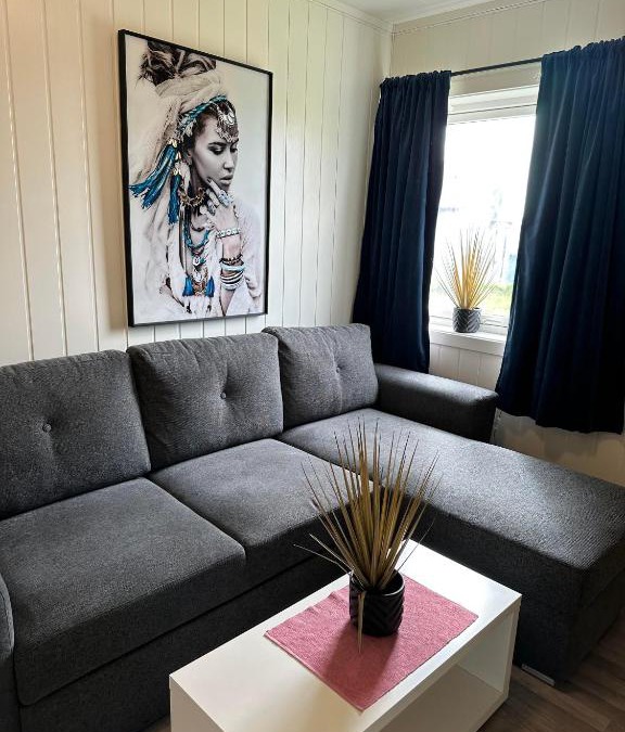 Vard Apartment | Vardø accommodation - white house
