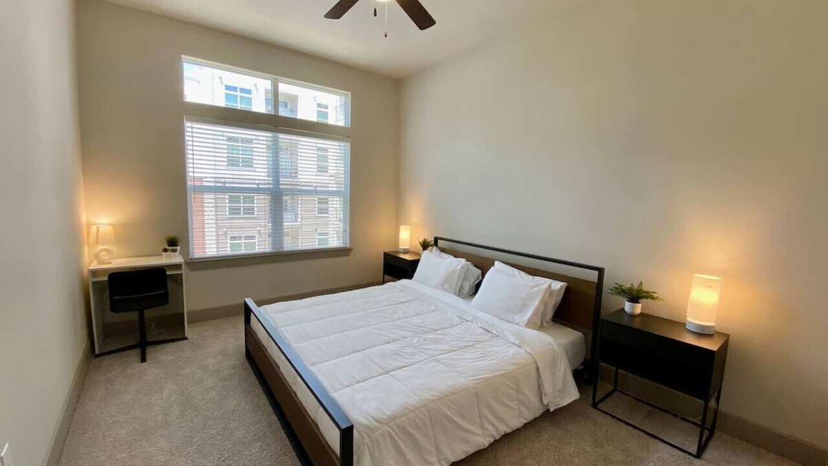 Woodlake - Briar Meadow Apartment | Vargos Longterm Gym pool 2B2B King fully equipped