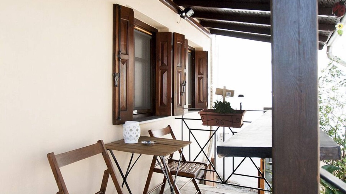 Trikala House | Varousi traditional house in old town of Trikala