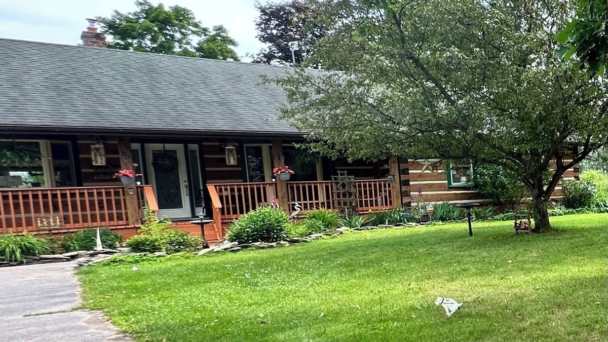 Stone Mills Cabin | Varty Lake Lodge, Yarker ON.nEscape The Mundane, Relax & EnjoynSummer &.Winter