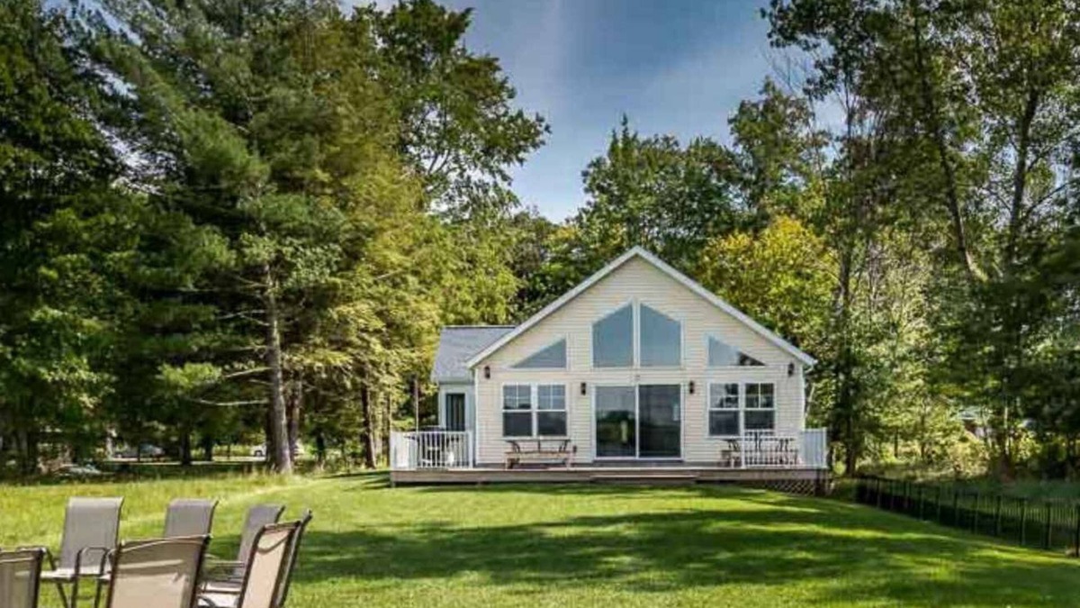 Kendall House | Vast Open Floor Home with Fire Pit on the Lake