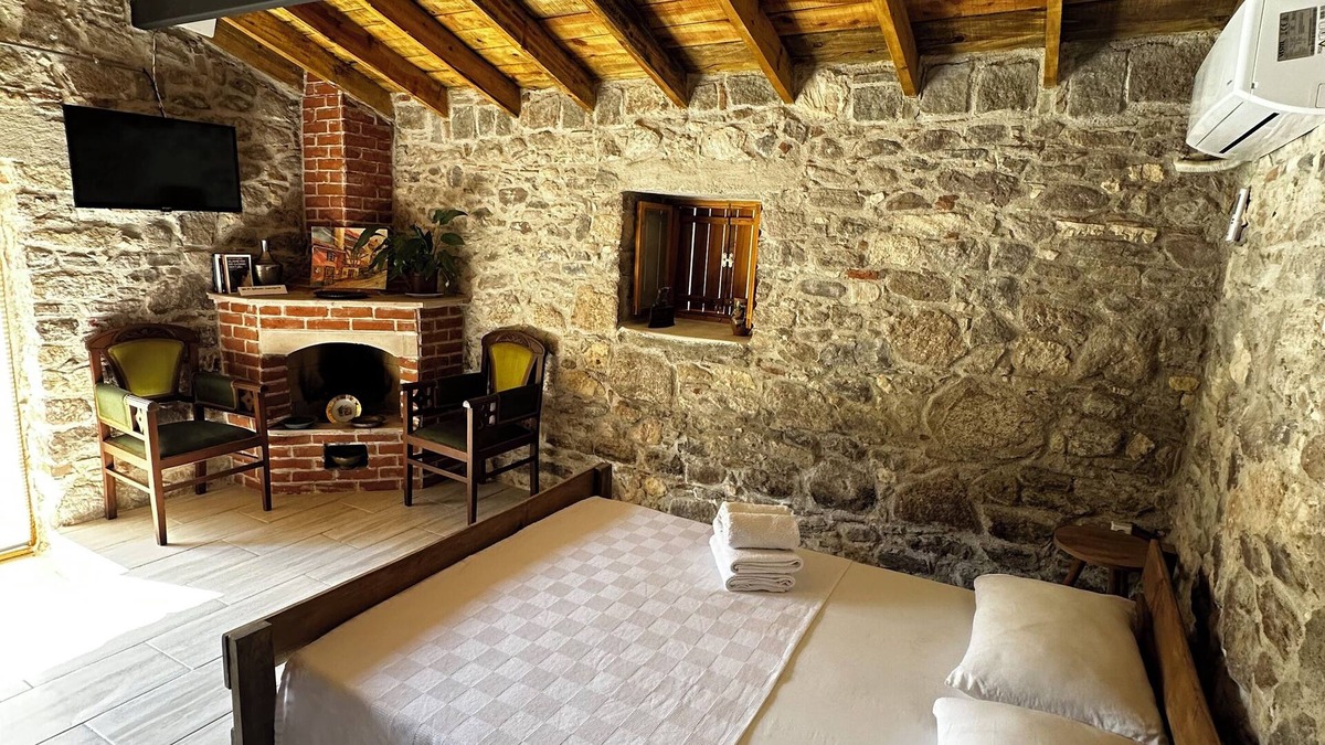 Ayvalik House | Vasvija Pansiyon