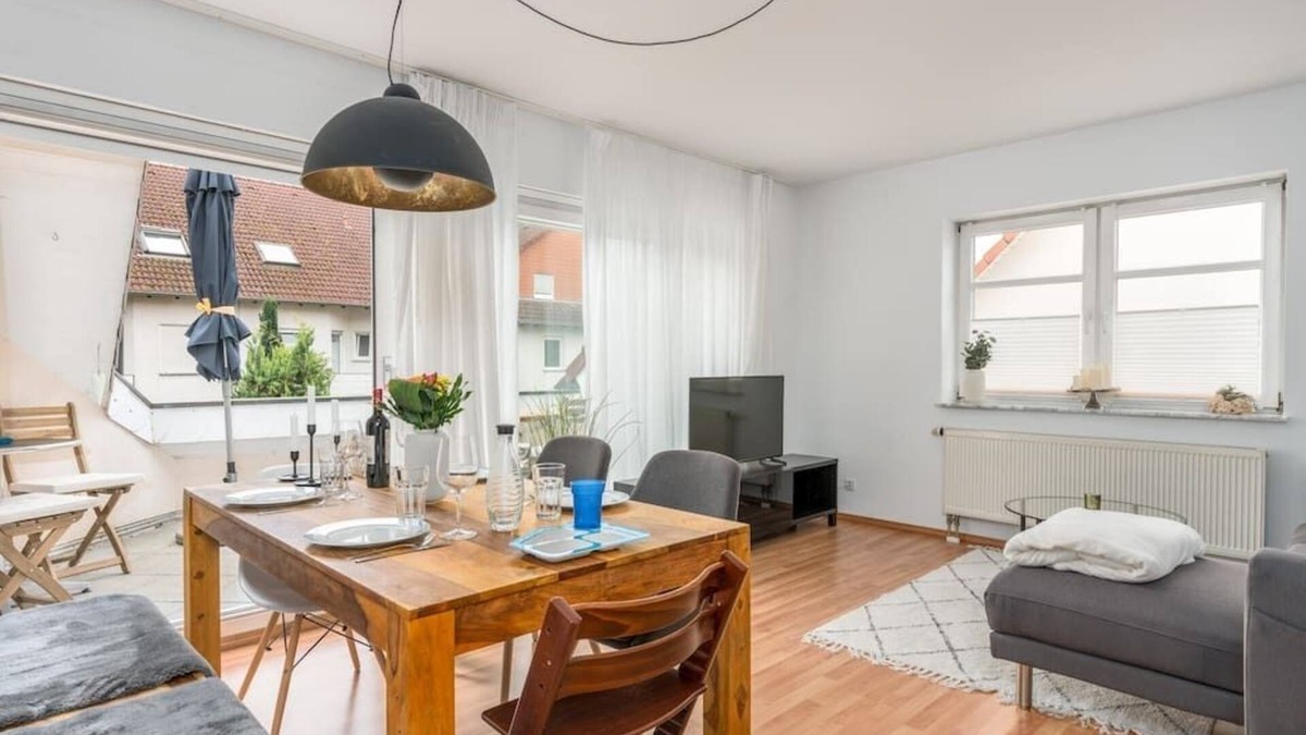 Dreieich Condo | Veens Crew Home 7 Pax