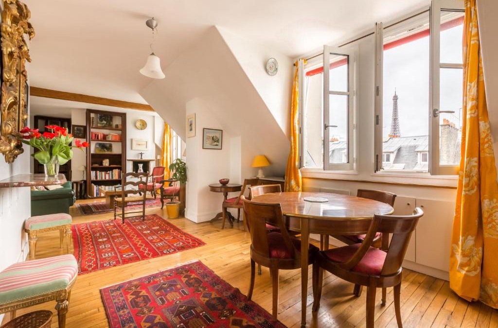 7th Arrondissement Apartment | Veeve - Views to the Eighth