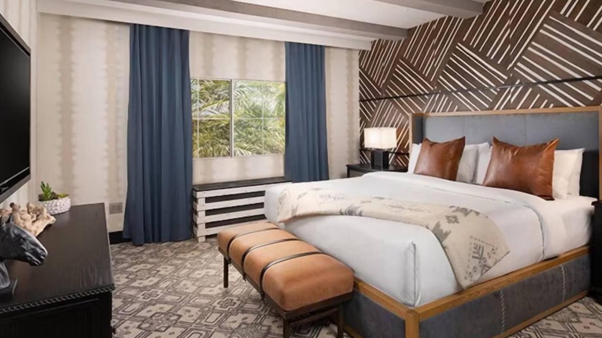 Enterprise Hotel | Vegas-Style Lodge with Fitness Center & Casino | Shuttle to Airport