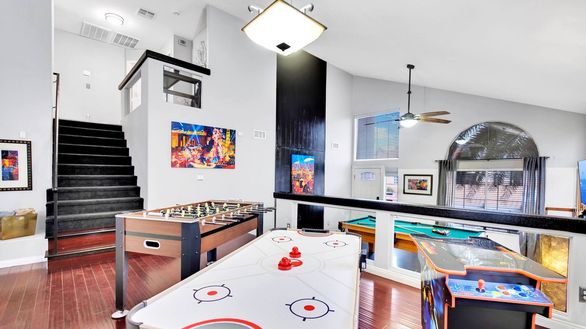 Las Vegas House | Vegas Themed-Jetted Spa-Pool Table-Near Strip