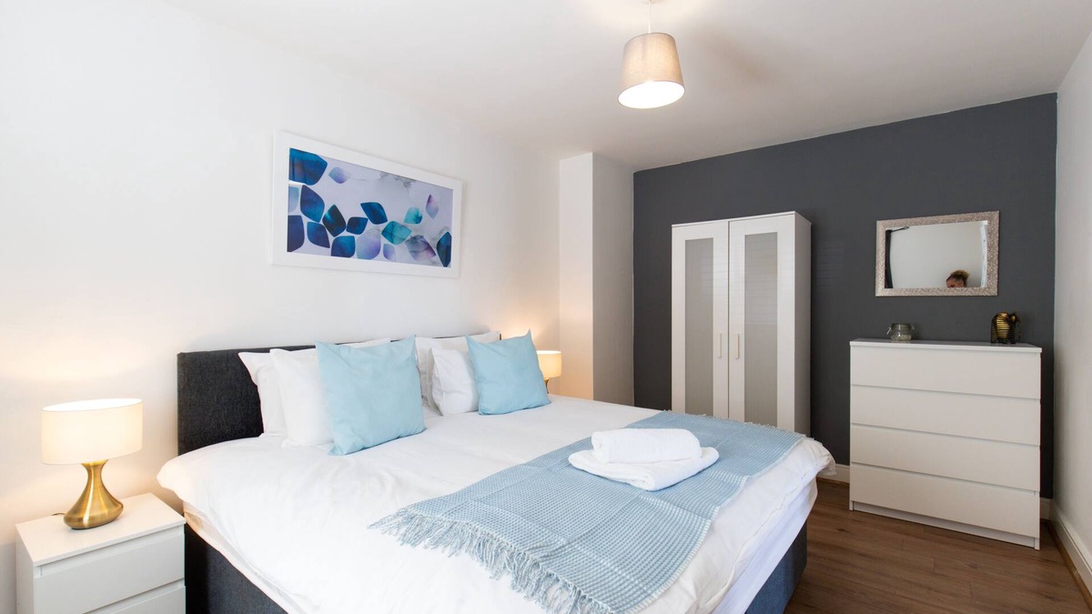 Hoddesdon Apartment | Velvet 1-bedroom apartment, Clockhouse, Hoddesdon