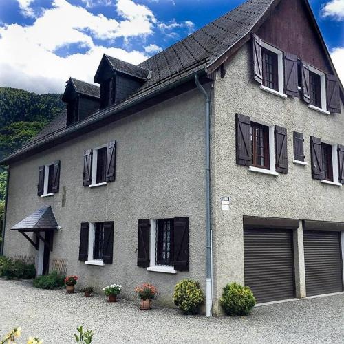 Saint-Mamet Apartment | Venasque Vue Apartment