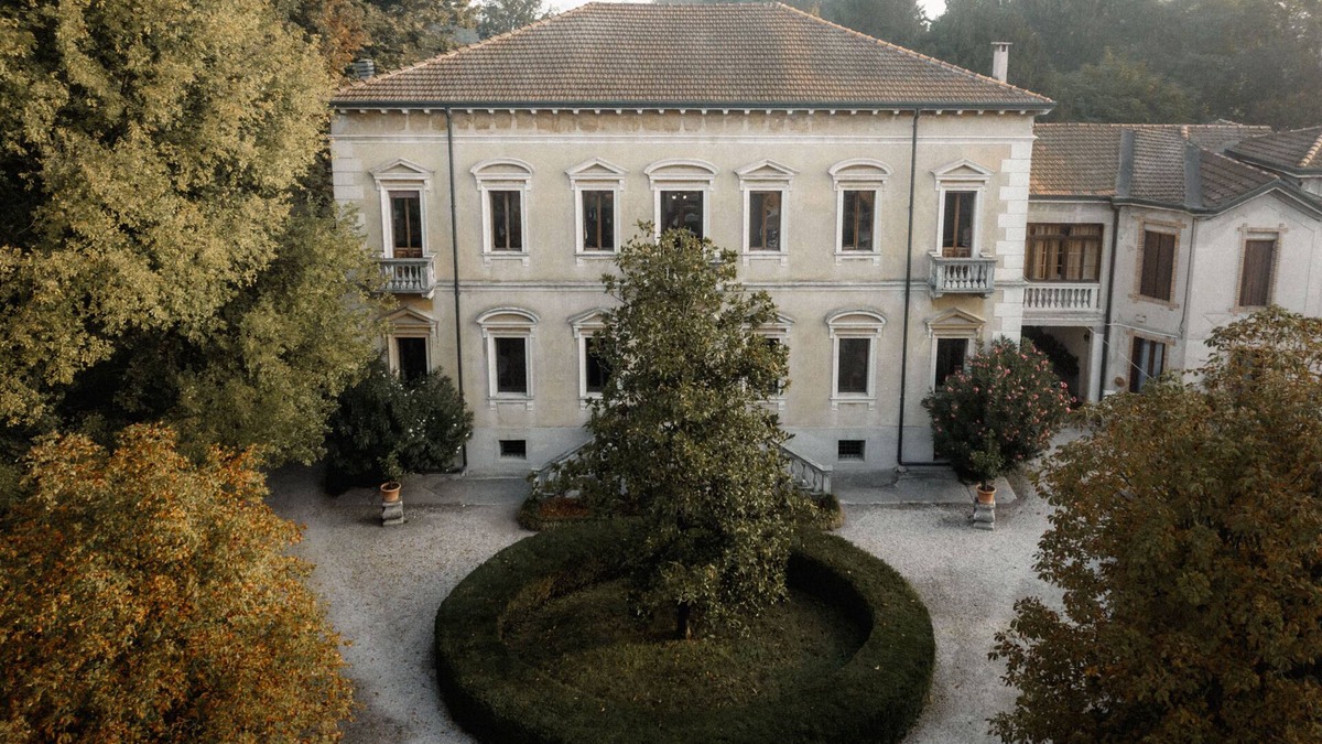 Oppeano Villa | Venetian Art Nouveau Villa for Holidays in Historic Settings with Large Park