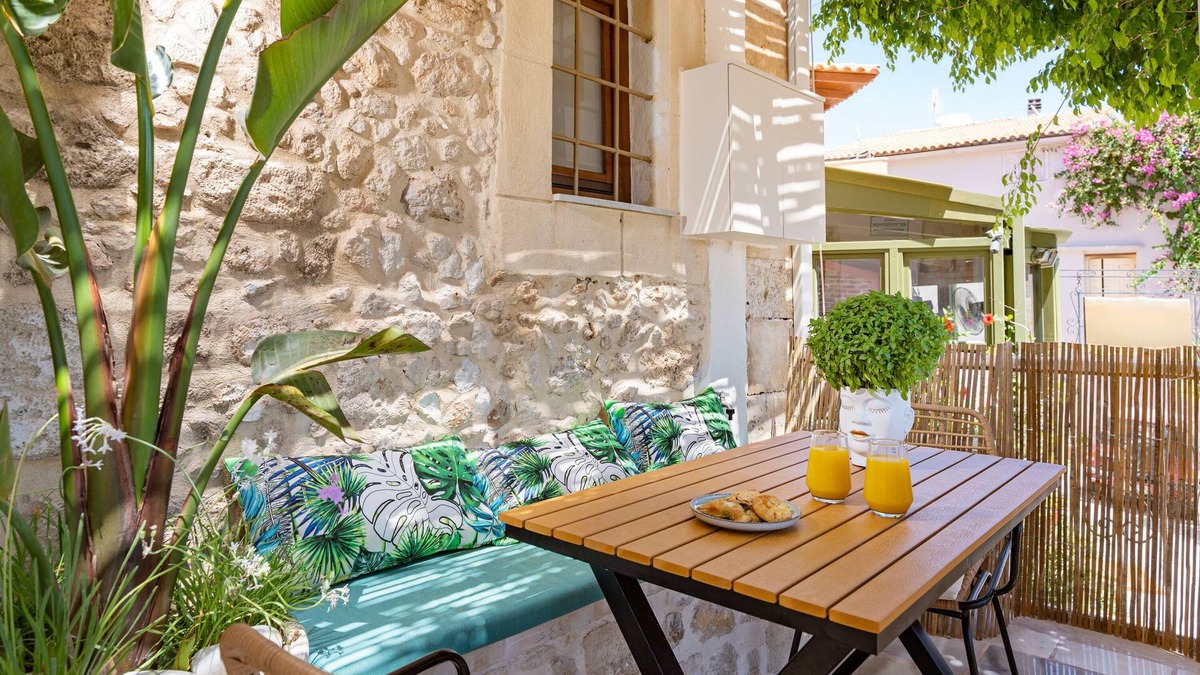Old Town Rethymnon Apartment | Venetian charming ,stone-built apartment in center of Rethymno