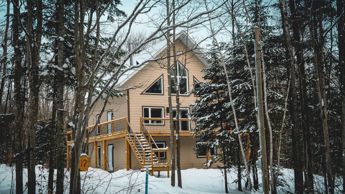 Saint-Gabriel-de-Brandon Ski Chalet | Venez visiter notre fabuleux chalet !