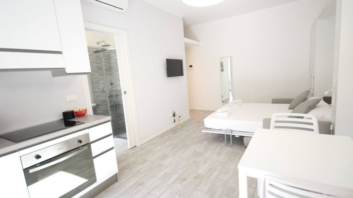 Fiera Apartment | Veniero Apartment A (sx)