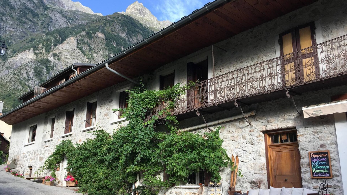 Venosc House | Venosc: Characterful house and gardens in magnificent location 8 - 30 pers