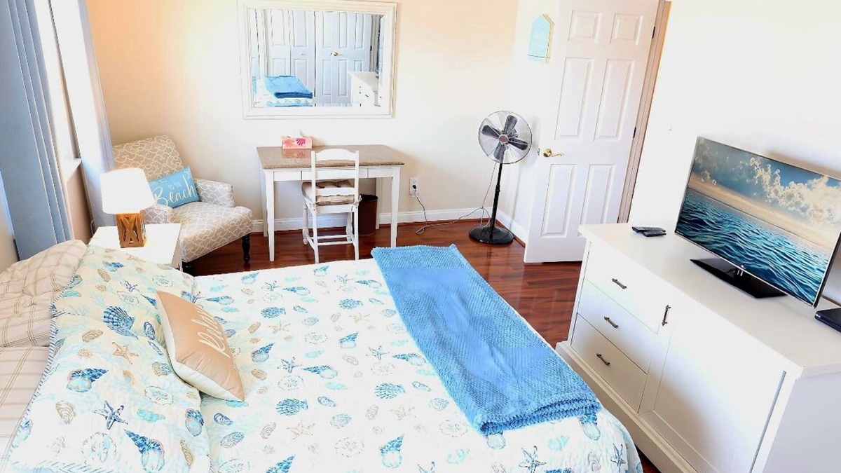 Ventnor City House | Ventnor large home in a quiet area by Margate border and close to AC Casinos.