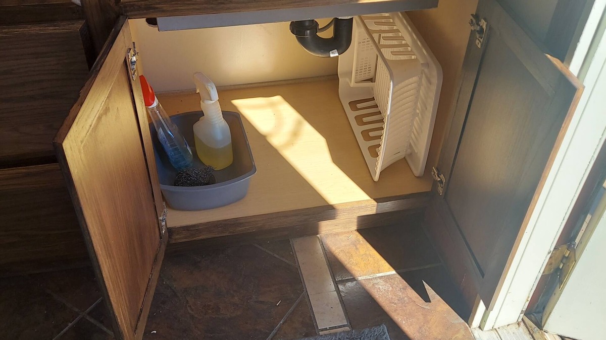 St. Anthony Apartment | Venture Gateway to National Parks, BYUI, Sand Dunes free WIFI sleeps 3