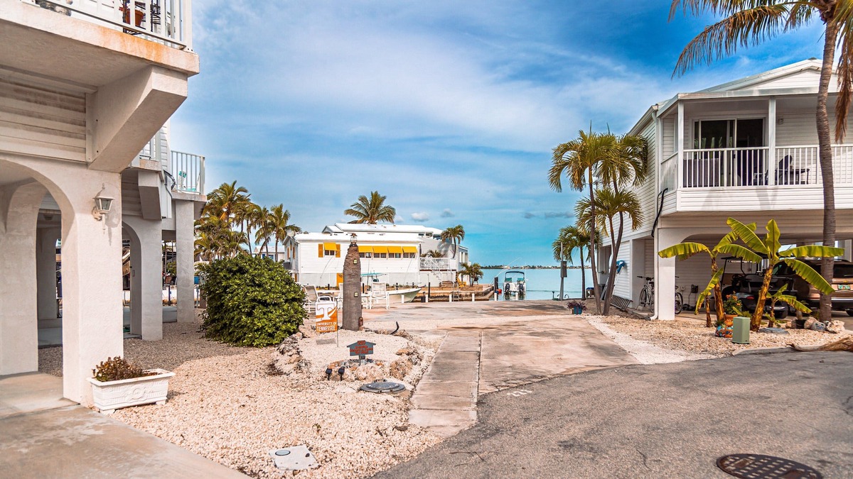 Cudjoe Key RV Rental | Venture Out RV lot 223