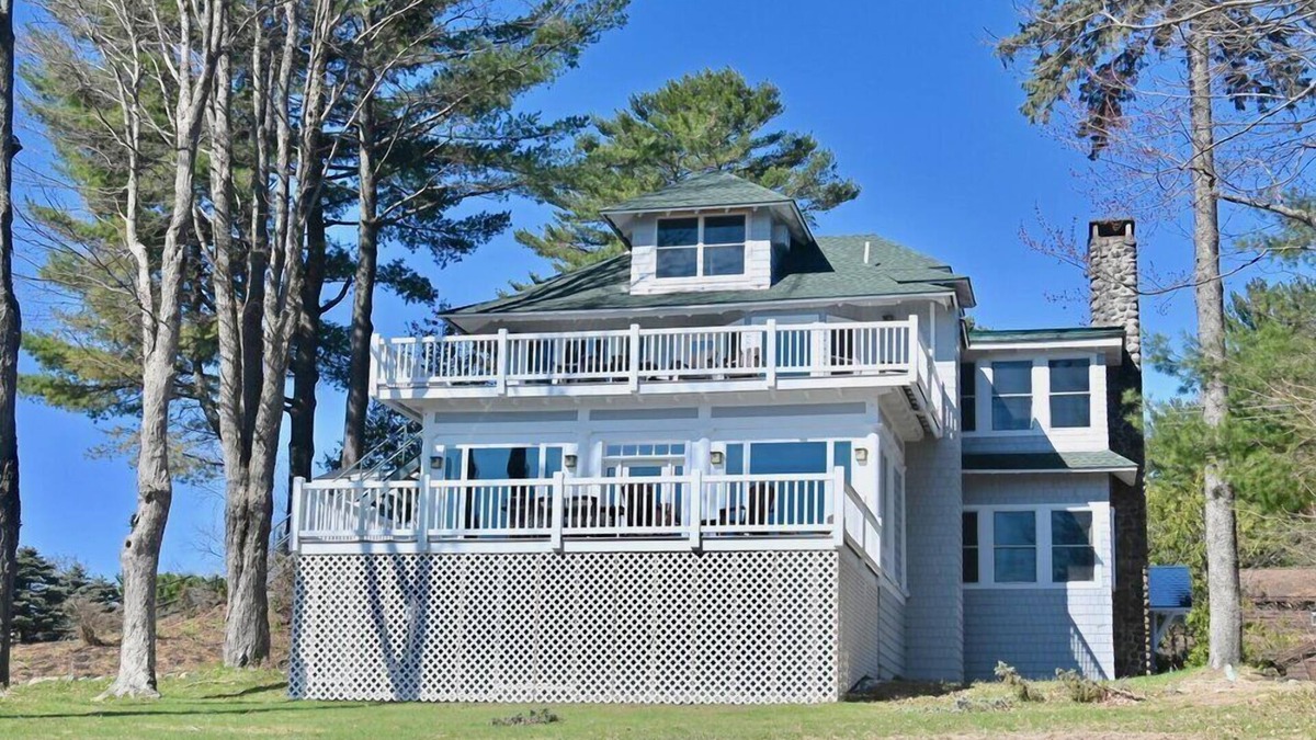 Lake Placid House | Veranda 4 Bedroom Unit 1