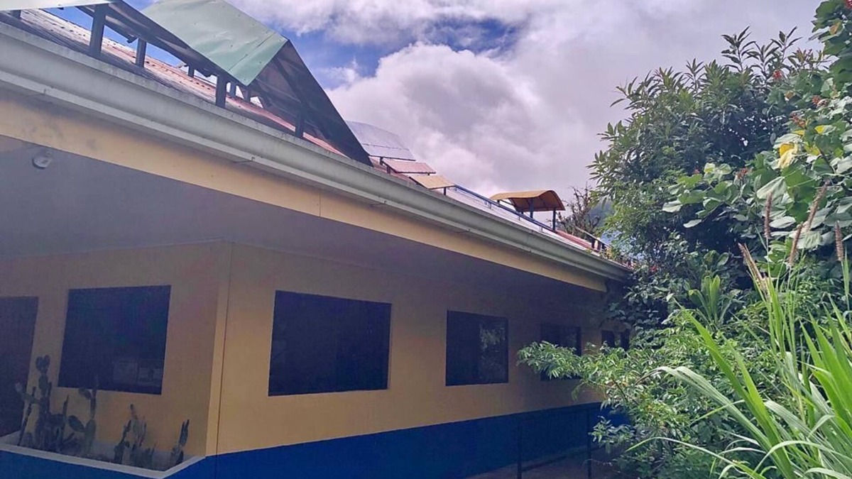 Bajos del Toro House | Verdant Arthouse w/Riverview - minutes from cataratas!