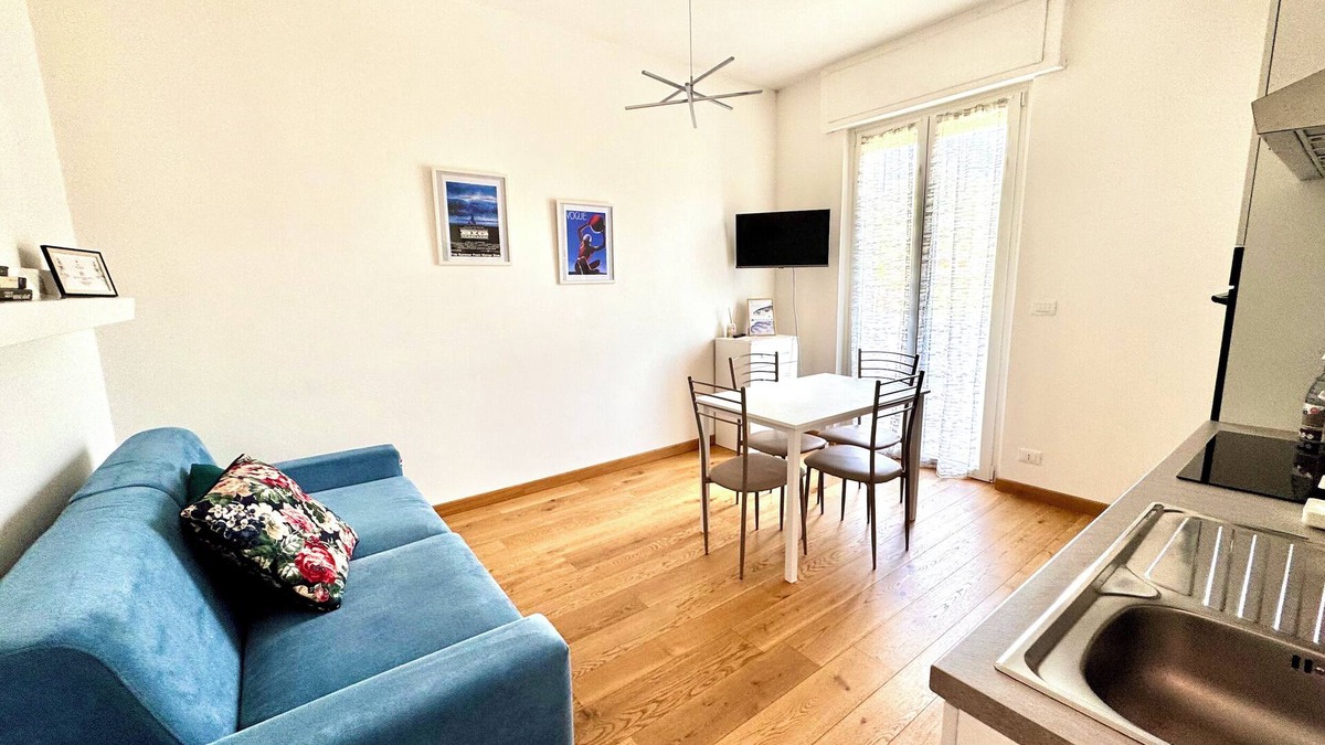 Spotorno House | Verdeacqua: vacation home in a pine forest villa a stone's throw from the sea