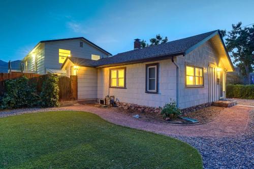 Colorado Springs Apartment | Vermijo Cottage Cozy Retreat Near OCC & Downtown