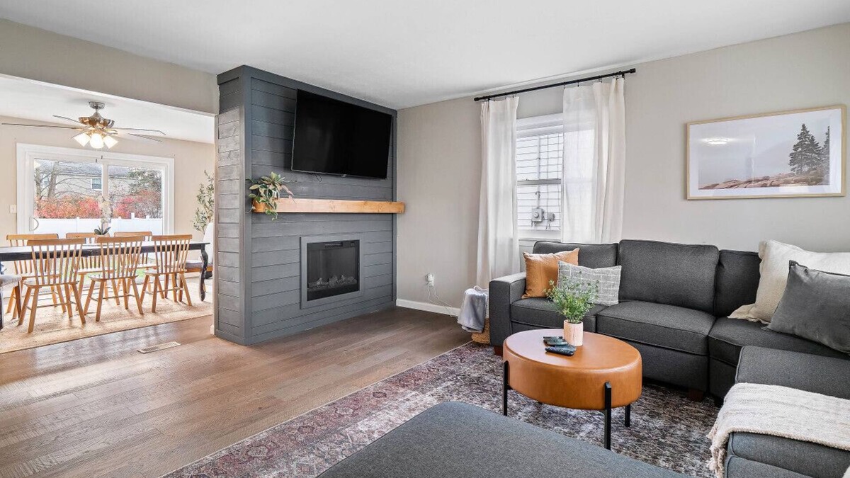 Vermilion Apartment | Vermilion Retreat w/Game Room, Hot Tub & Across from Community Pool
