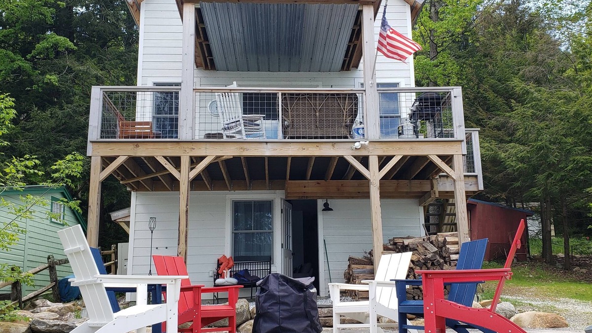 Wallingford House | Vermont Lakefront Getaway “The Wild Loon” Waterfront Home with phenomenal Views!