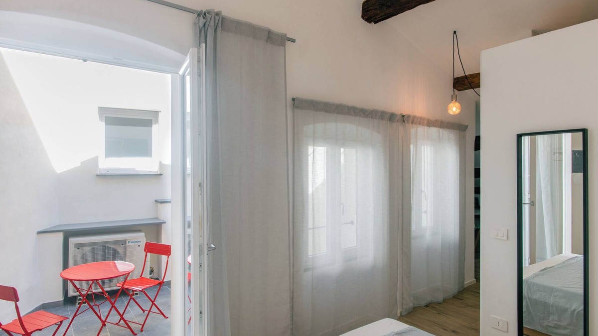Masero Apartment | VERNAZZA - TIDDI, sunny and spacious suite-loft with terrace