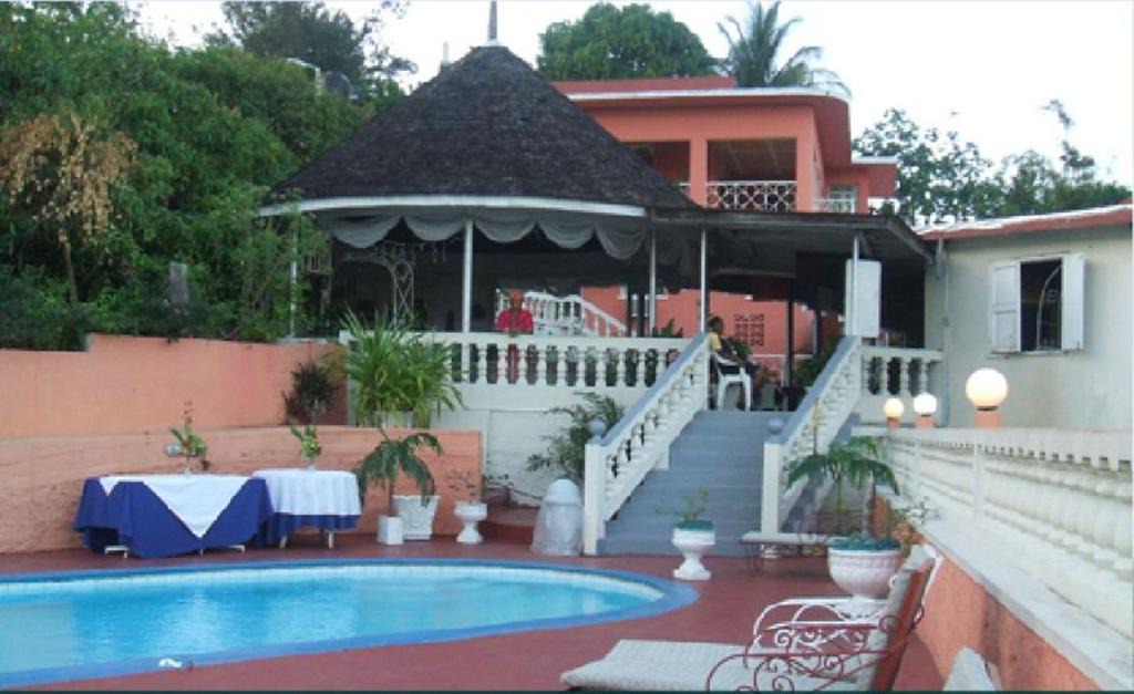 Mango Walk Hotel | Verney House Resort
