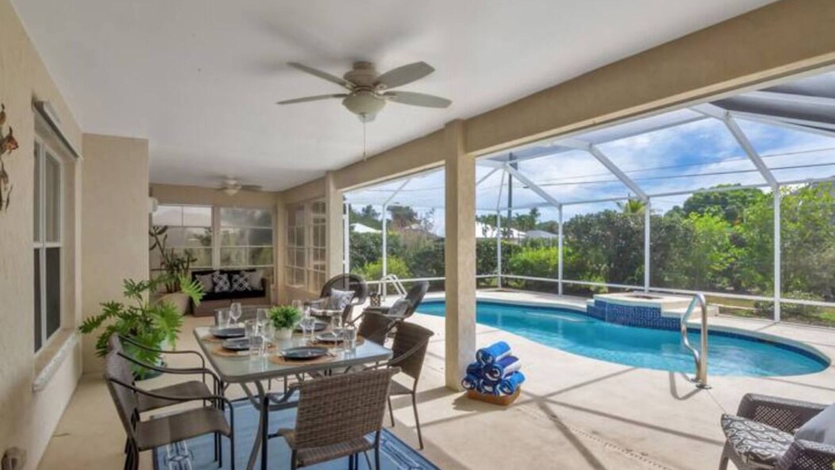 Florida Ridge House | Vero Beach 4/2 Home with Enclosed Heated Saltwater Pool