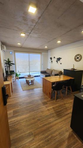 Comuna 10 Apartment | Versalles Ruiz de Los Llanos. Bs As.