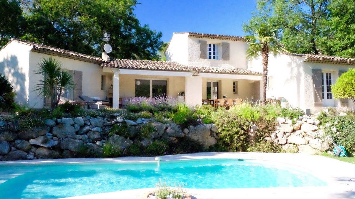 Le Collet Villa | Very Beautiful Villa with swimming pool, aircond, wifi, pétanque, table tennis
