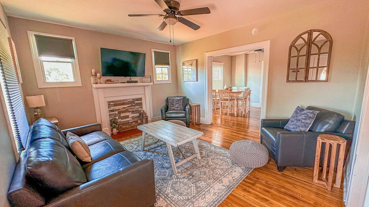 Fieldale House | Very Clean, Modern Cottage with Hot Tub!