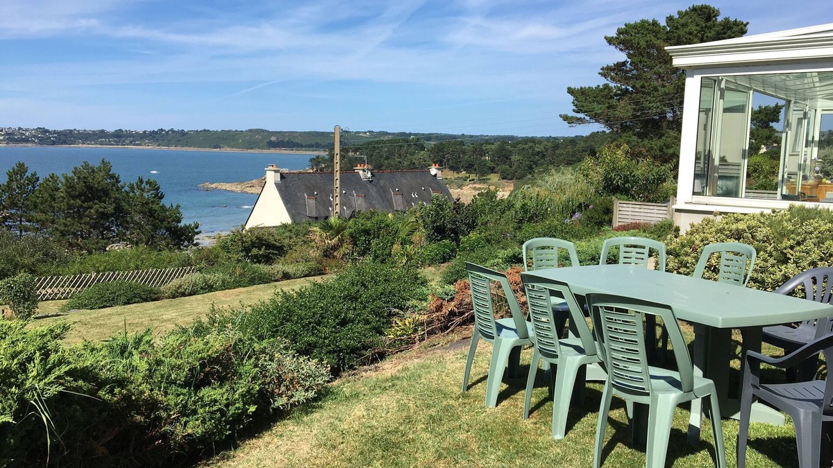 Tredrez-Locquemeau House | VERY COMFORTABLE HOUSE EXCEPTIONAL VIEW SEA - GRAND GARDEN CLOS 8 people