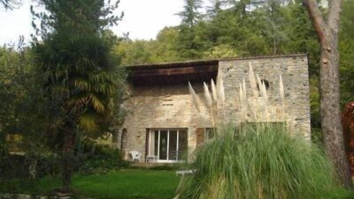 Vallon-Pont-d'Arc House | Very comfortable vacation home in a 3000 m2 park VALLON PONT D'ARC