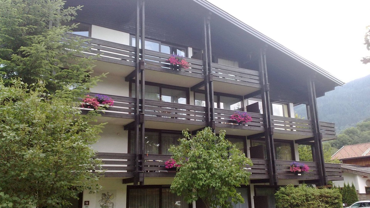 Maria Alm am Steinernen Meer Apartment | 'Very Comfortable Apartment, Ideally Located in Maria Alm.' Hochkönig Card incl.