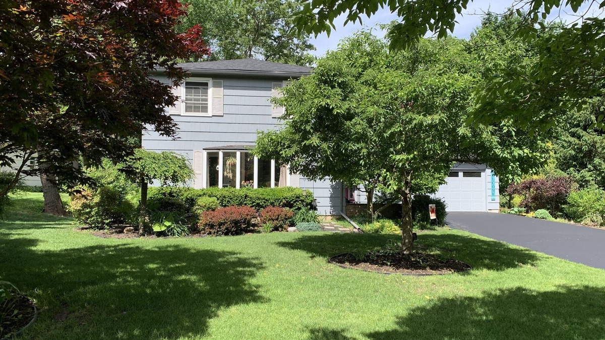 Pittsford House | Very Comfortable Home near Oak Hill Country Club