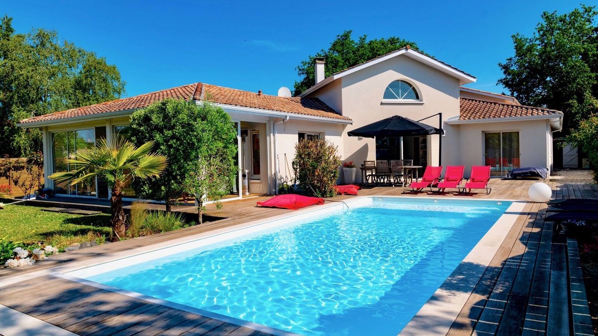 Le Porge House | Very comfortable villa with heated pool between ocean, bay and lake