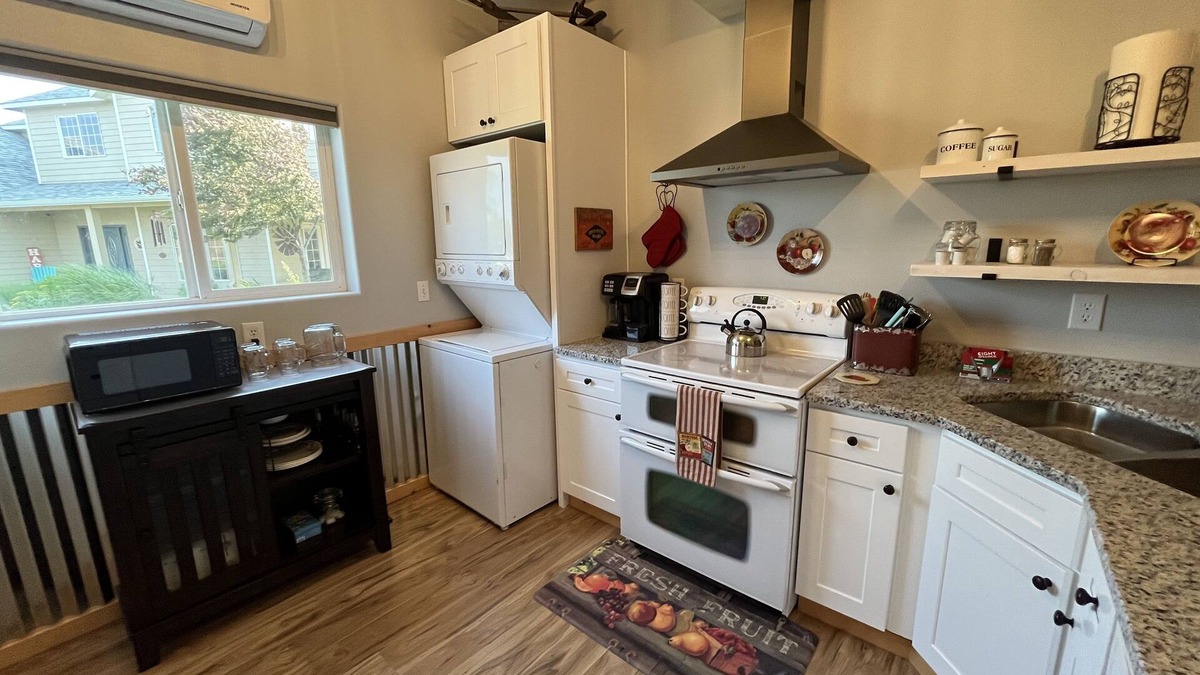 East Wenatchee House | Very cozy and private 1 bedroom in the perfect location!