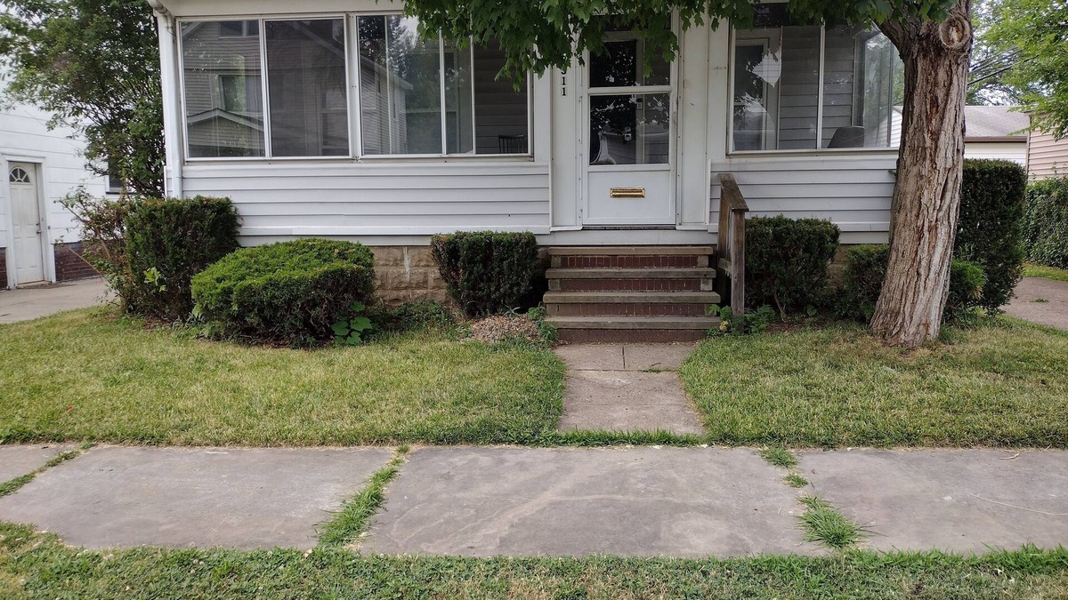 Garfield Heights House | Very cozy and quiet at night downtown and park friendly
