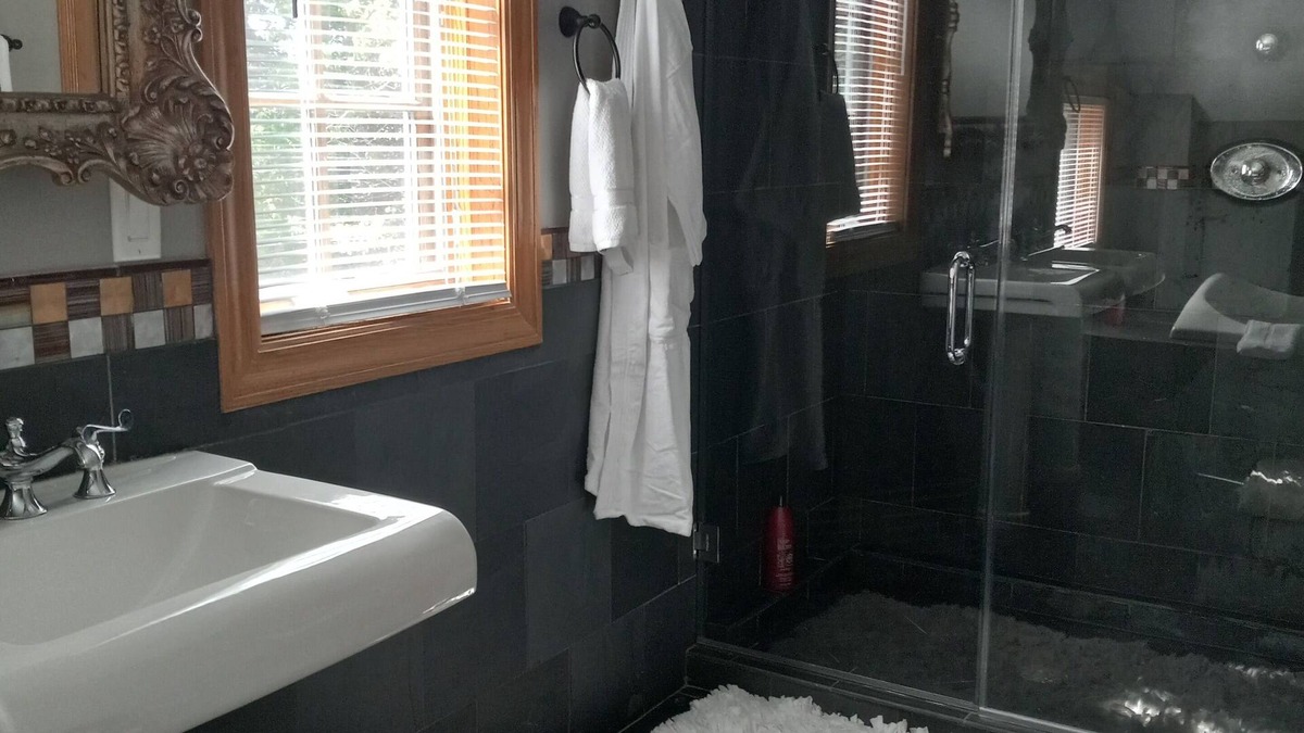 North Barrington House | Very cozy and spacey 3 bedroom home.