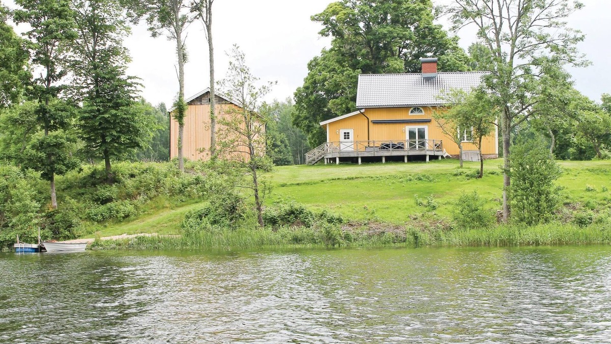 Svanskog House | Very cozy cottage not far from the lake Mellansvan, close to a public bathing place.