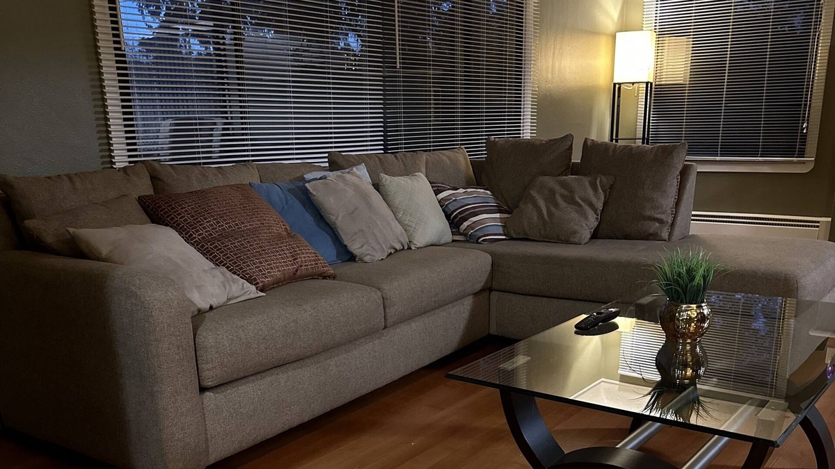 Hillsboro House | Very cozy home 20 minutes from Portland also 1 mile from Roloff farms