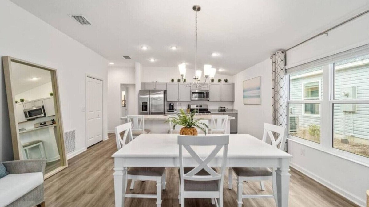 Okahumpka House | Very large 2 bedroom with King Bed!
