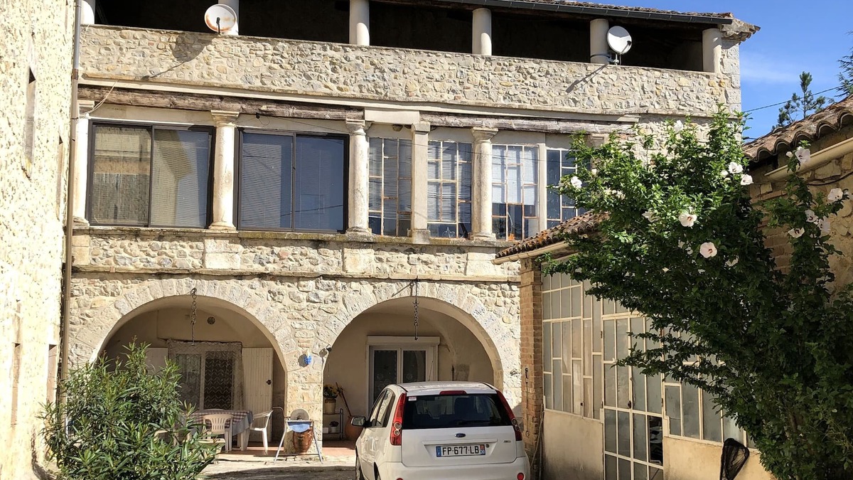 Bouquet Apartment | VERY LARGE 5-ROOM PROVENCAL-STYLE APARTMENT IN LARGE STONE FARMHOUSE