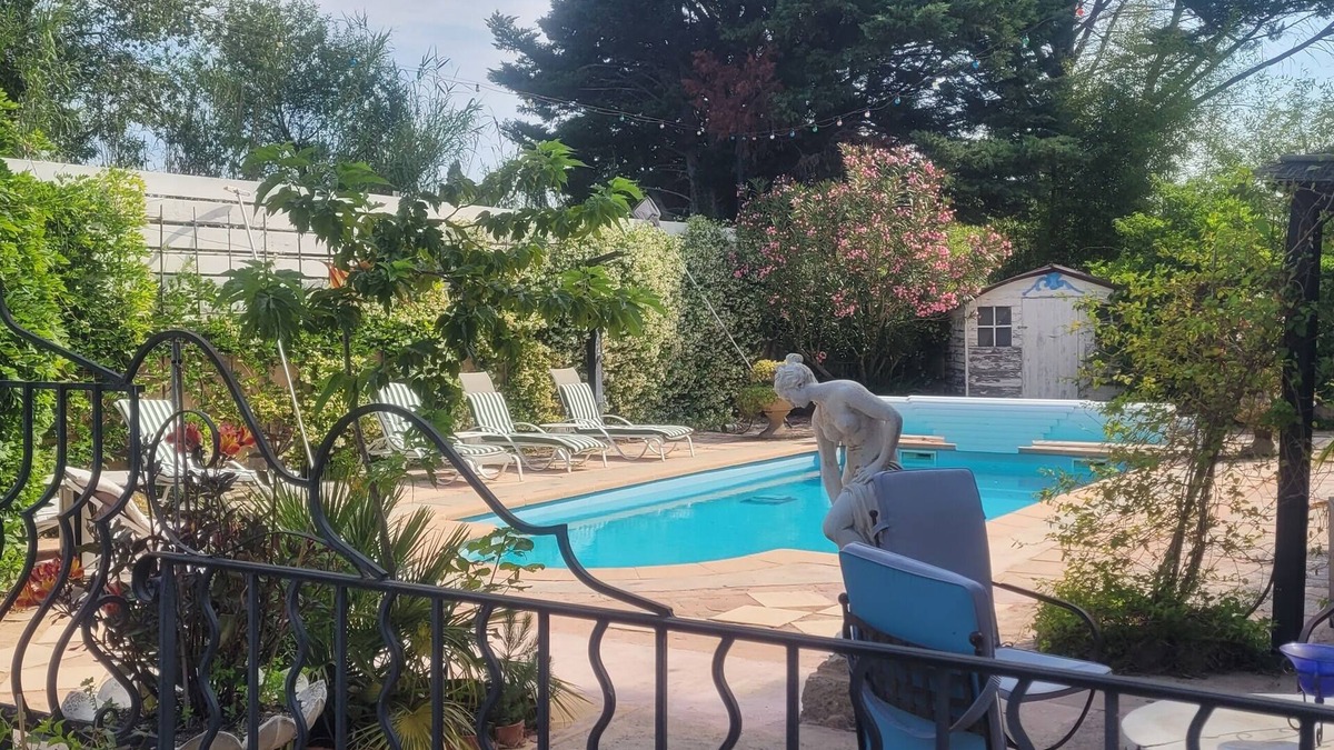 Senas House | VERY LARGE AND PLEASANT HOUSE IN A GREEN HAVEN OF 4000 M² WITH POOL