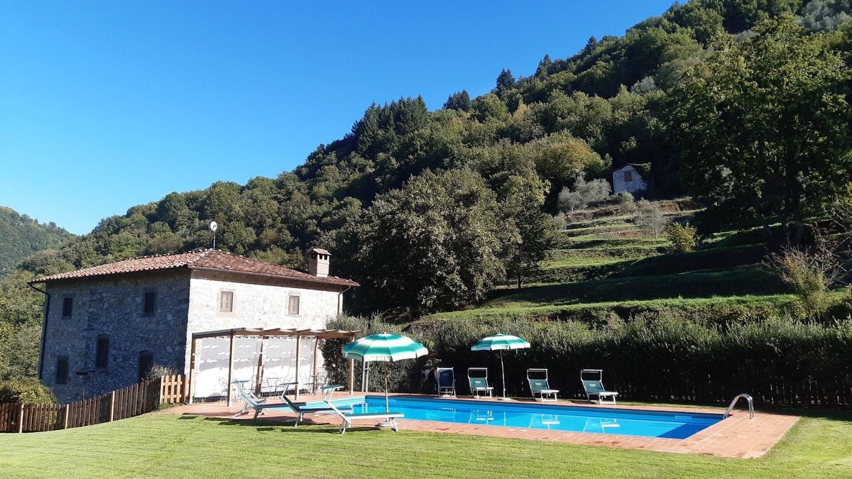 Coreglia Antelminelli Other | Very large house, surrounded by green, sunny, whit a private pool.