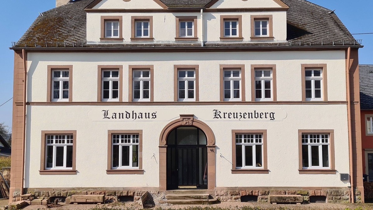 Malbergweich House | Very luxurious country house with ao whirlpool, cinema, sauna, billiards, panoramic view